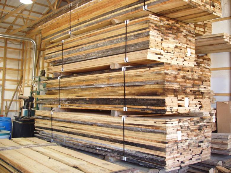 Antique Pine Band Sawn Lumber / Sorted into bundles of random width; like lengths